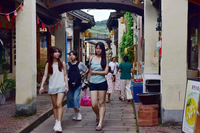 古街 旅游 