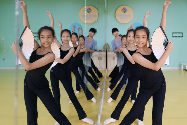 暑假生活 兴趣班 学艺 舞蹈