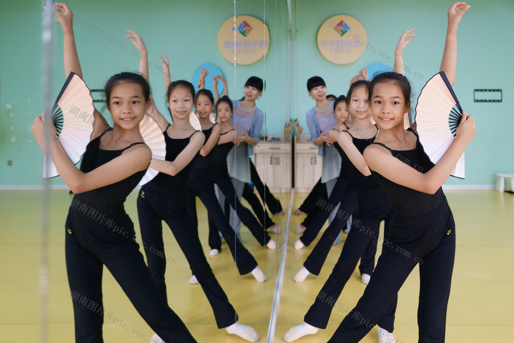 暑假生活 兴趣班 学艺 舞蹈