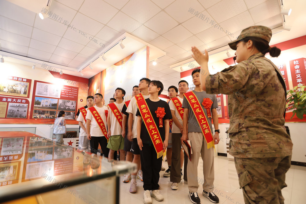 军校 新生 入伍 携笔从戎