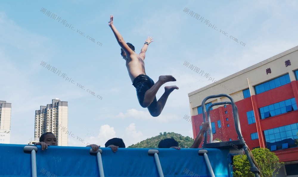 多彩暑假 快乐成长