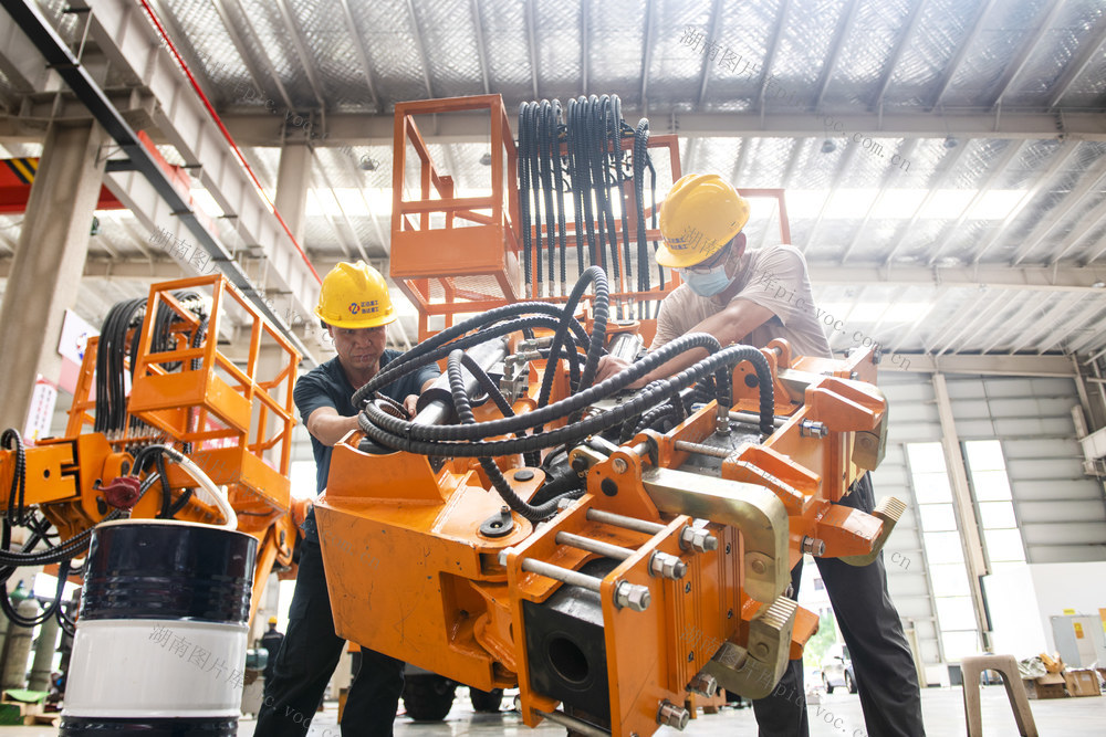 涟源 工程机械 装配 赶制订单 产销 市场