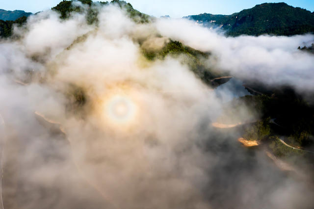 云雾   水库  吉首  青山 
  碧水