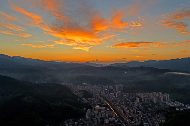 湖南桂东 霞 沤江 清晨 山城