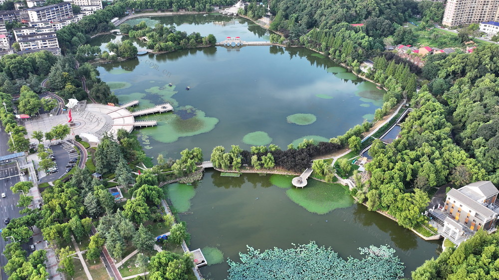 秀峰湖囗市民囗休闲口好口去处