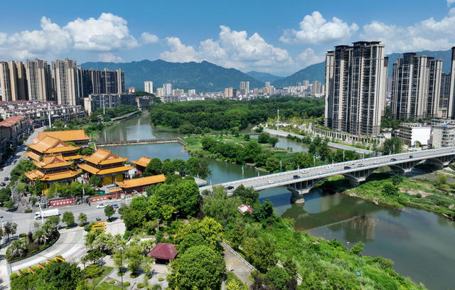 
生态 环境 民生 河 绿化 人居 城乡 建设 家园 水清岸绿 生活 楼 自然 蓝天白云