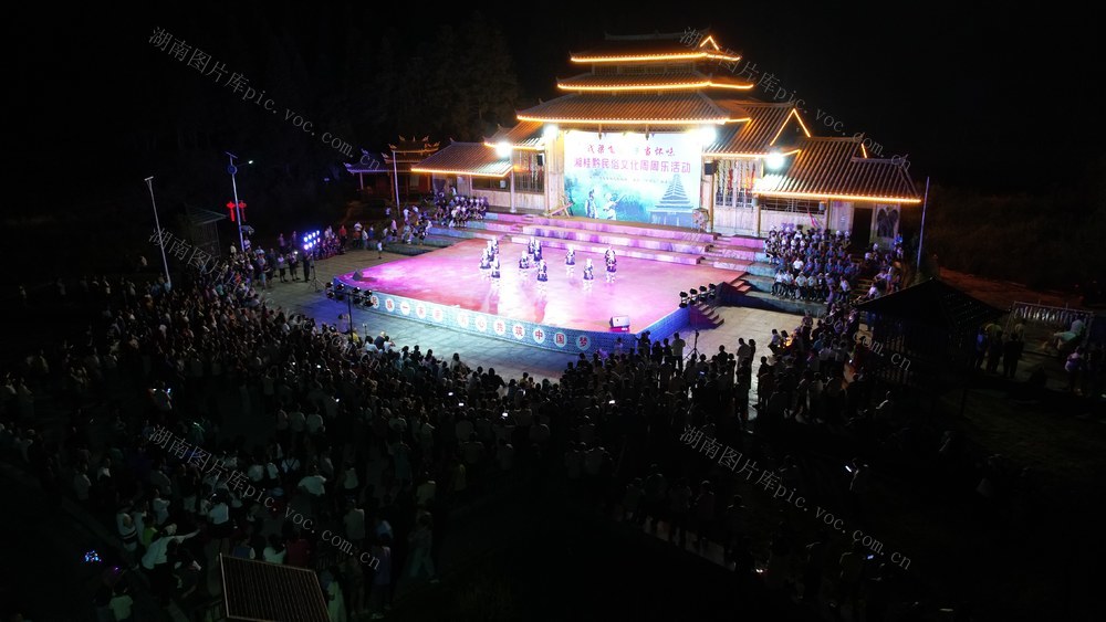 牙屯堡镇 周周乐