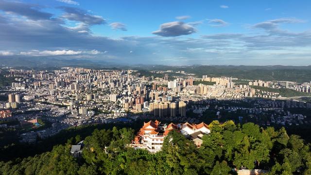 航拍  湖南  郴州  山水画卷 
 群众参与  绿水青山就是金山银山   生态  环境保护  干部群众  生态文明 