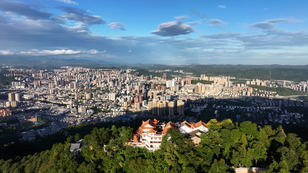 航拍  湖南  郴州  山水画卷 
 群众参与  绿水青山就是金山银山   生态  环境保护  干部群众  生态文明 