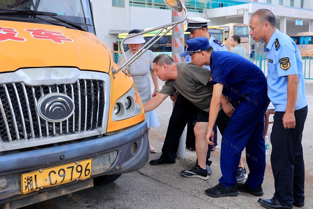 消防 安全 开学季 校园 联合 检查 校车 