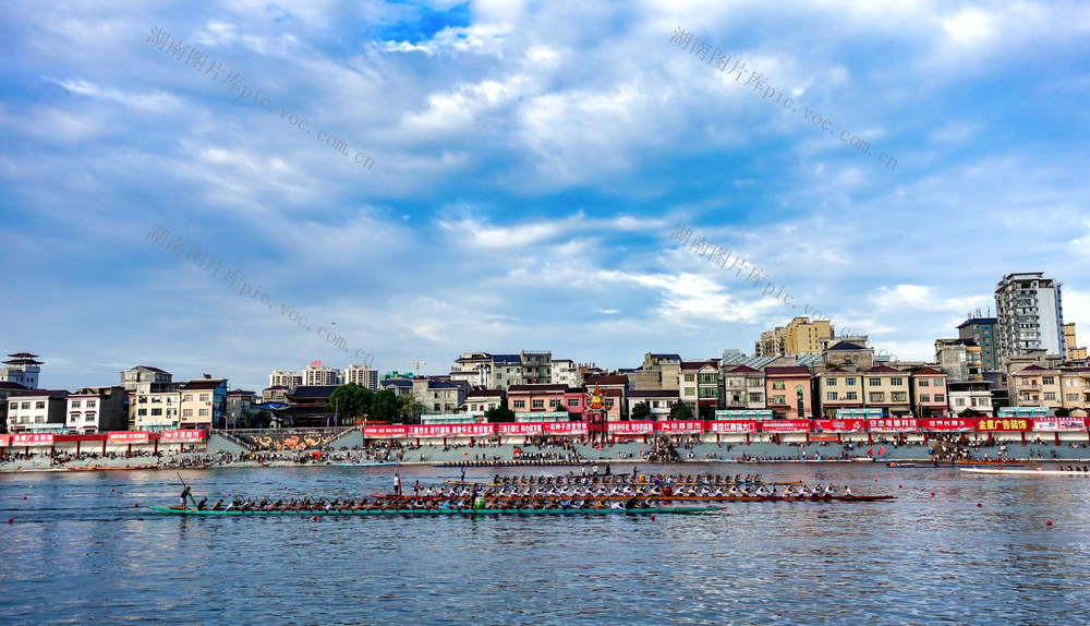 赛前适应性友谊赛