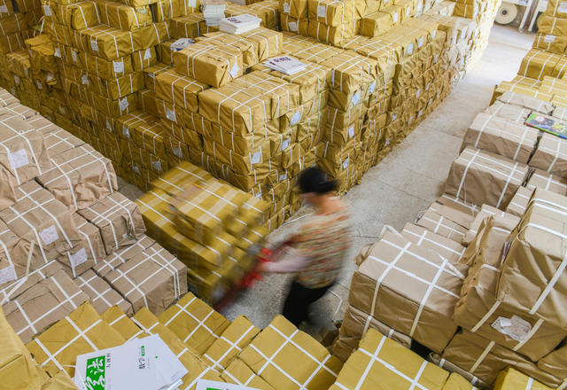 湖南道县：备好教材迎开学