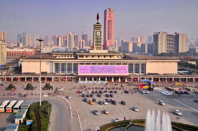 火车站广场 京广线 