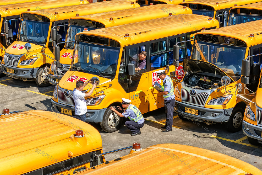 校车 开学季 检查 安全 交警