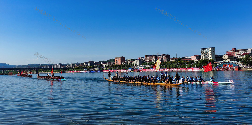 又见龙舟游江