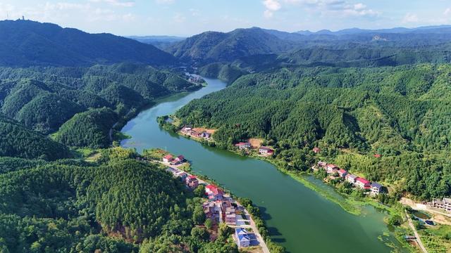 生态环境 民生幸福 河湖 山水画卷 青山绿水