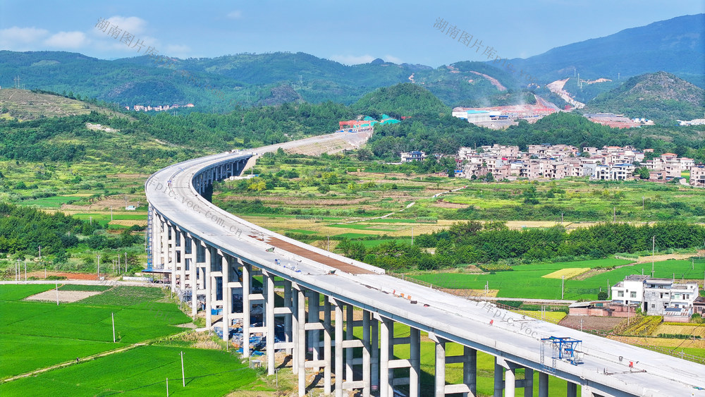 桂新高速  公路  壮美  如画