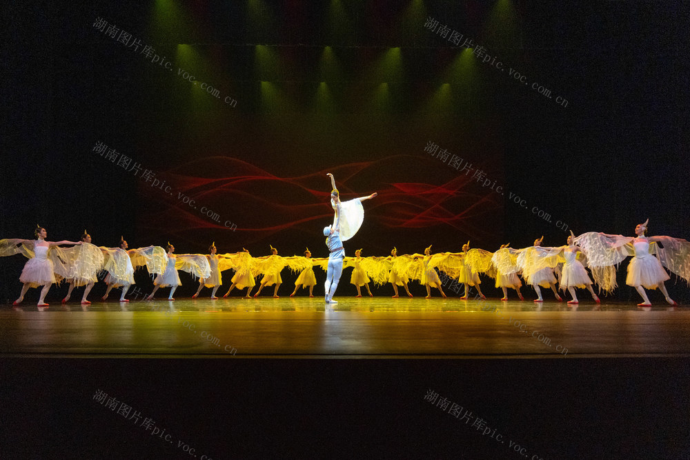 芭蕾舞剧  舞台艺术 纪念中国人民抗日战争