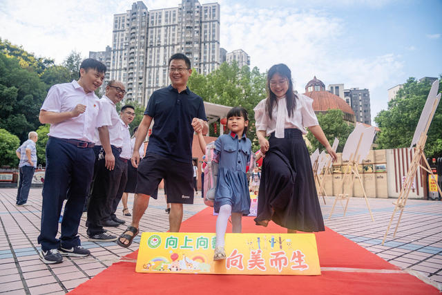 开学 吉首市第八小学 小英雄 抗战精神