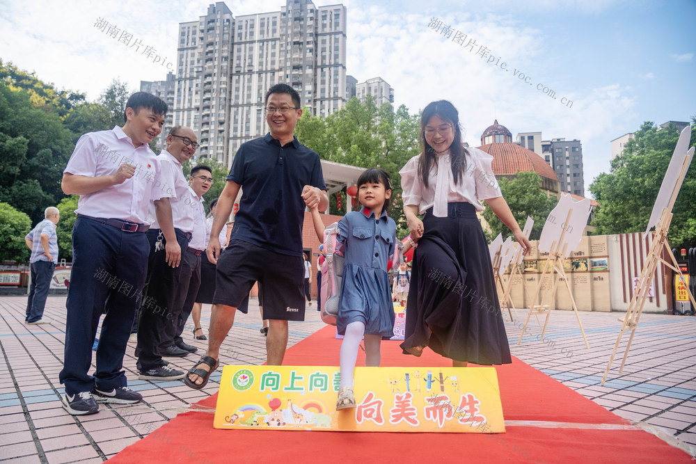 开学 吉首市第八小学 小英雄 抗战精神