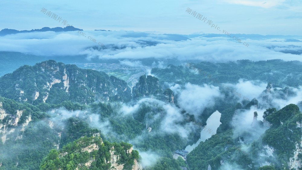 张家界 宝峰湖 云海
