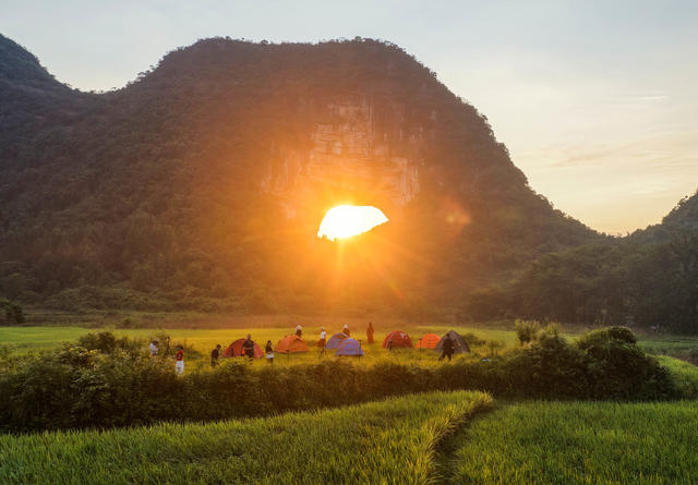 湖南道县：天坑美景迎客来