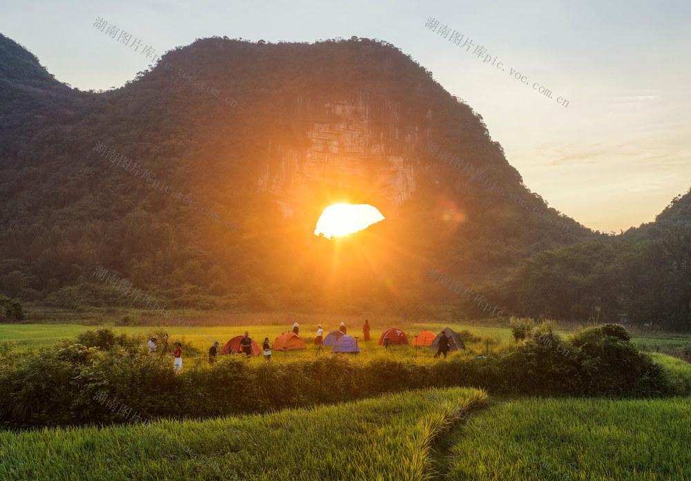 湖南道县：天坑美景迎客来