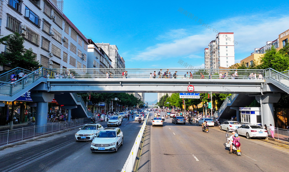 天桥  交通  上学  安全