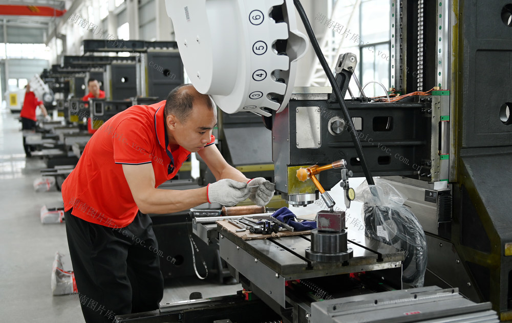 机械制造 科技创新 企业 产品 转型升级 订单 技术 工人 发展 工厂 工业  生产