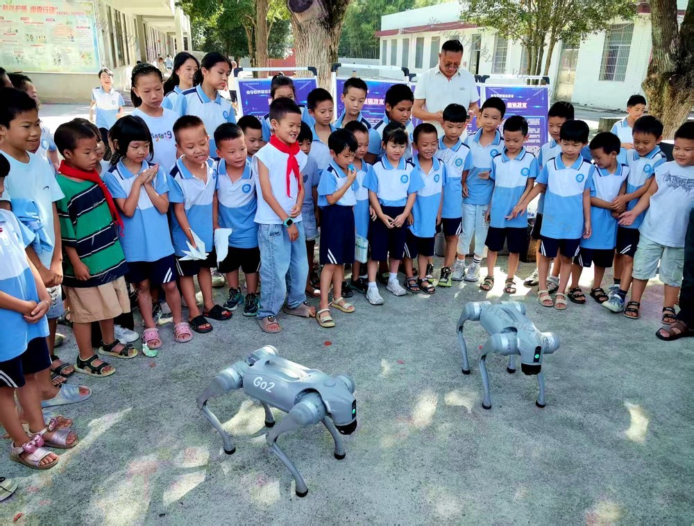 学生  乐享  “科普大餐”