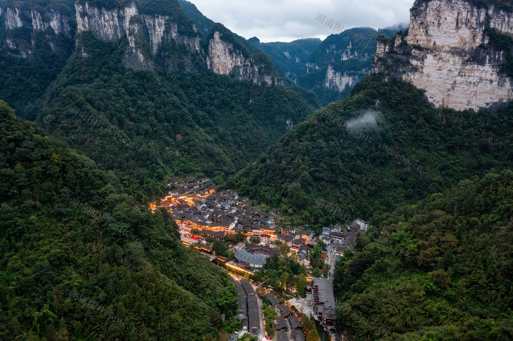 苗寨  夜色  吉首  湘西 
