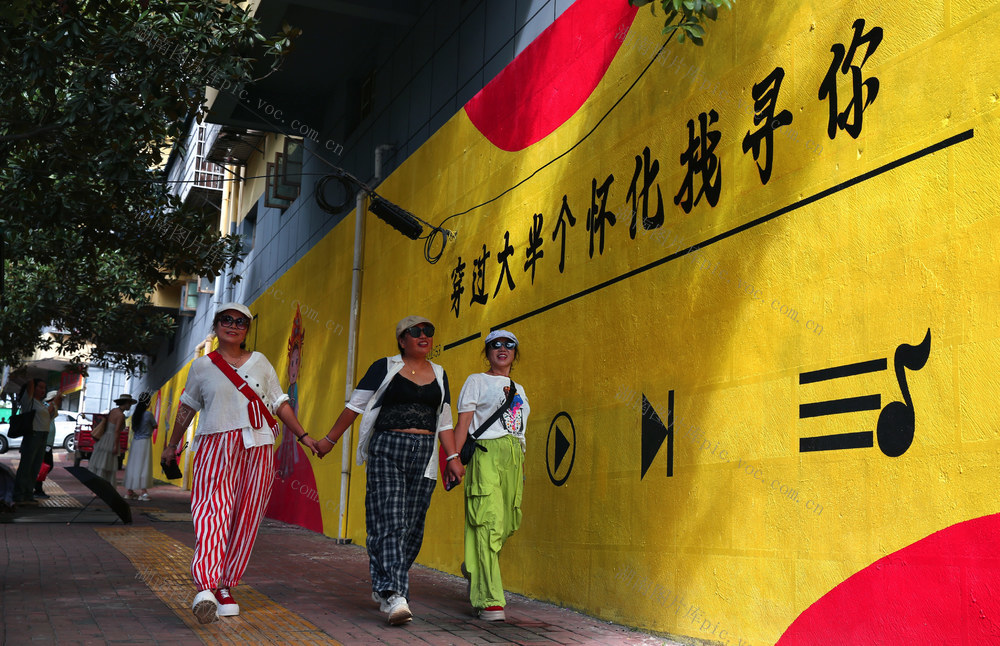 营造文化气氛喜迎旅游发展大会