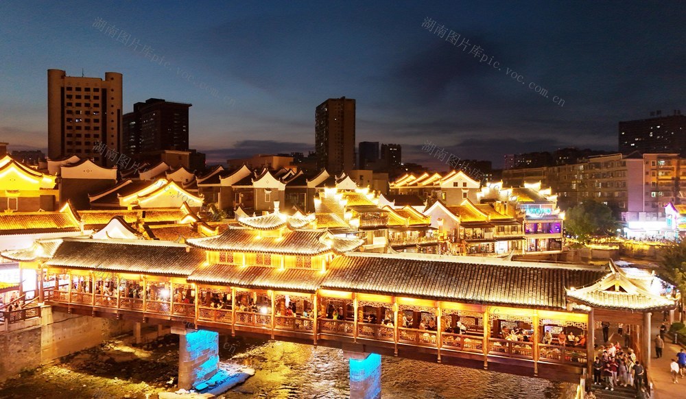  千年古街“夜经济”升温