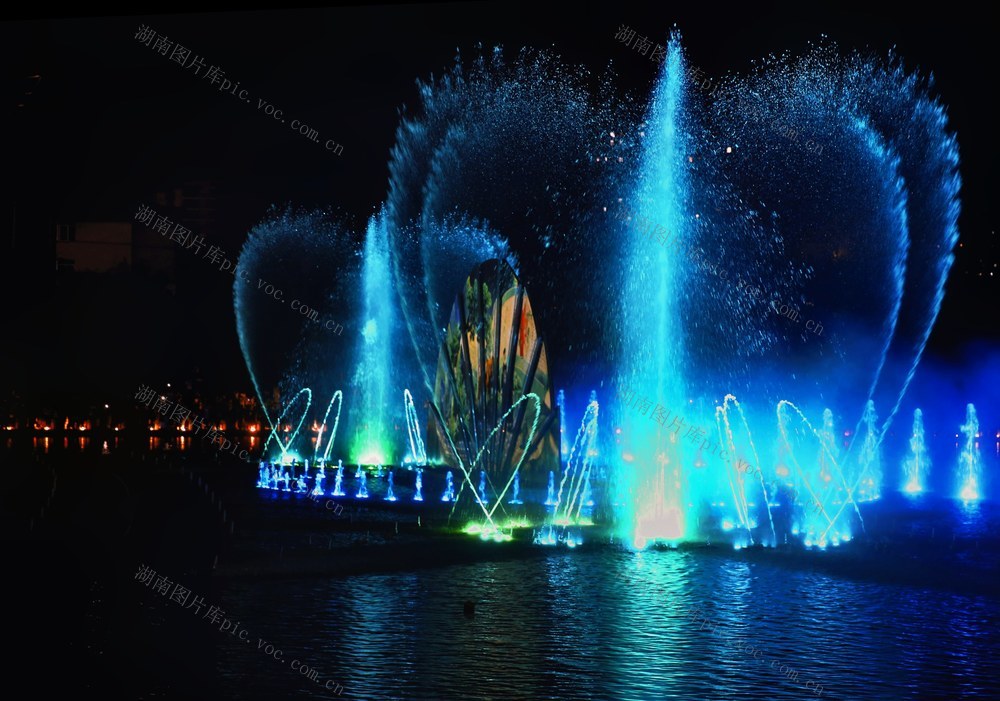 美哉，怀化鹤鸣洲的水上灯光秀
