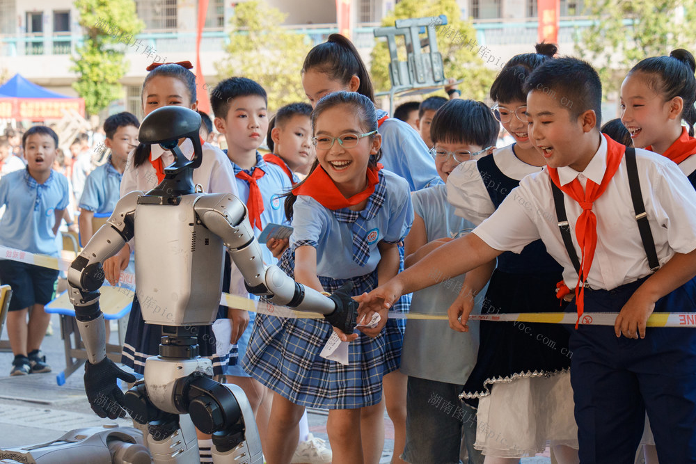 教育 人形机器人 人工智能 科学梦 全国科普月