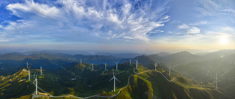 风电产业  清洁能源  观光旅游  绚丽朝霞  日出  县域经济  休闲游玩