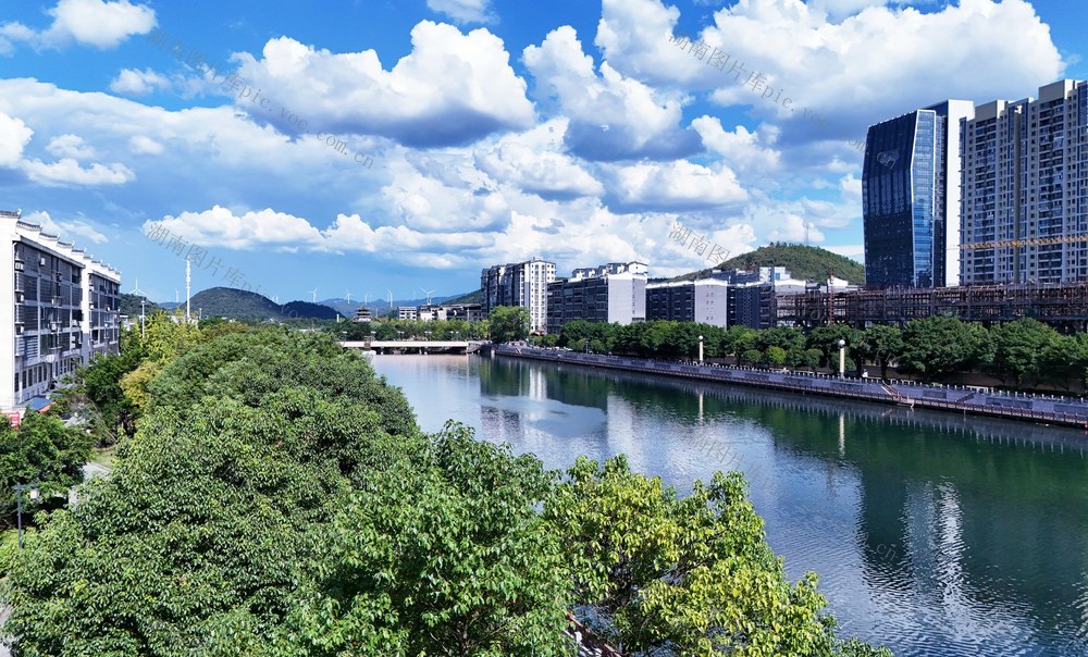 水清岸绿  生态家园