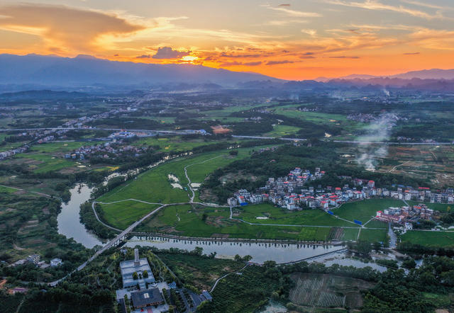 湖南道县：秋日晚霞美