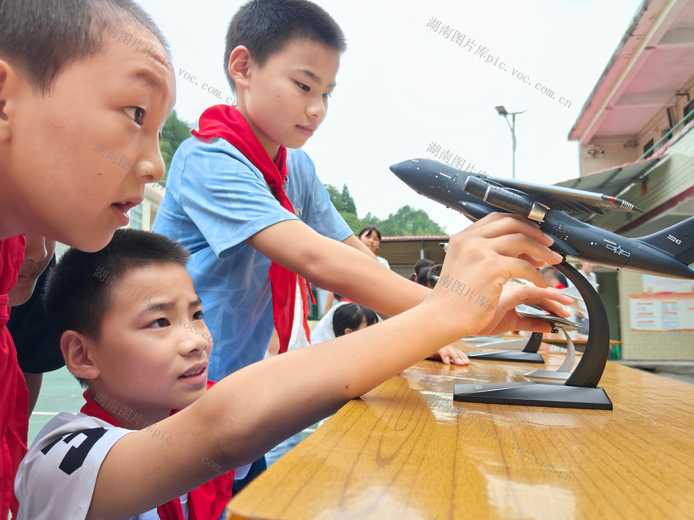 科普  学生  瑶族  学校  好奇心  想象力  乡镇  基层   山区  青少年    蓝山  瑶乡  