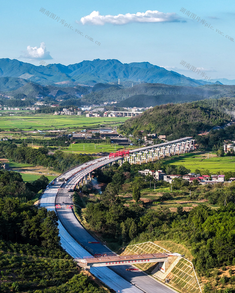 湖南道县：建高速 促发展