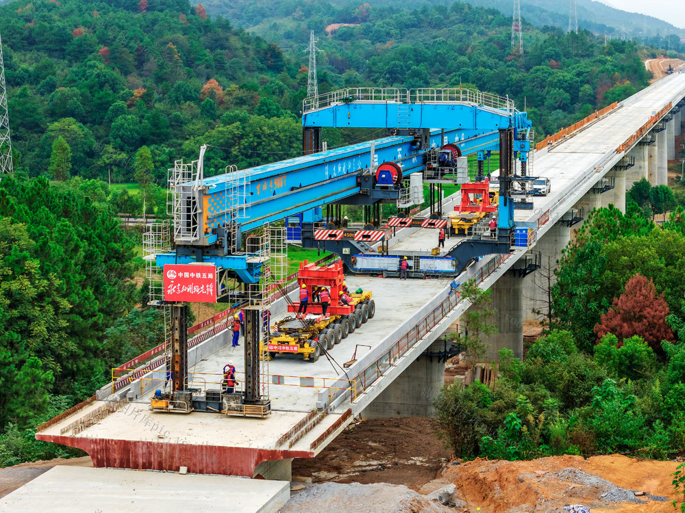 重点工程  邵永高铁  柘刺坪特大桥  箱梁  完工