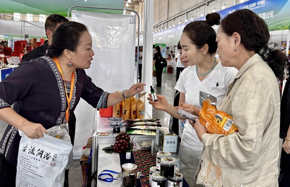 侗乡好物京城受青睐
