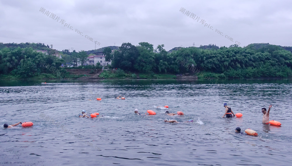 畅游锦江河迎国庆