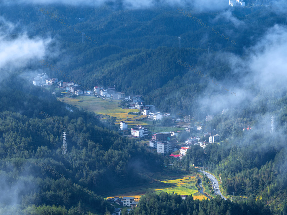湖南桂东 “四好公路”  美丽乡村 流云
