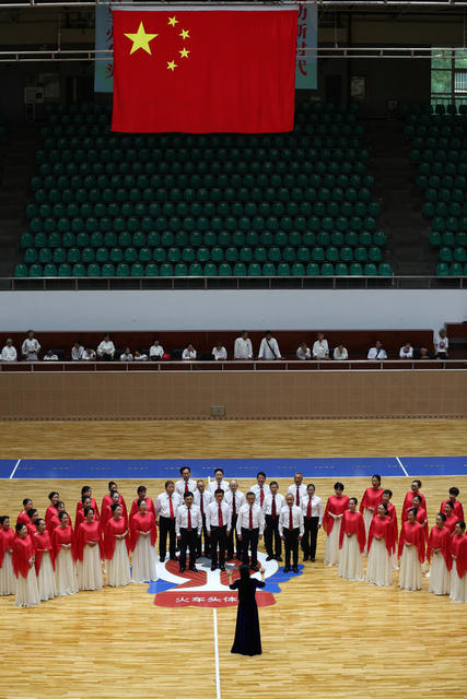 怀铁老年体协举行迎国庆文艺演出