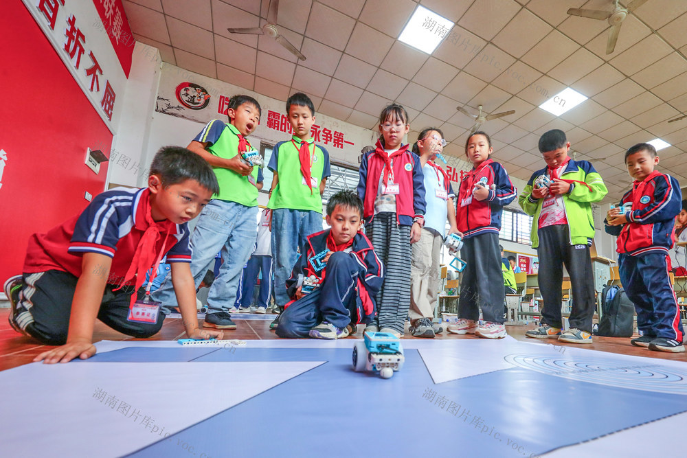 湖南，龙山，竞赛，科技，机器人，无人机，科学思维，科普