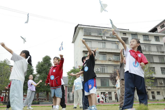 科技梦 童心飞 科技 航模 竞赛