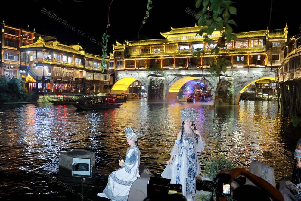 凤凰古城   凤凰古城夜色  古城 国庆旅游