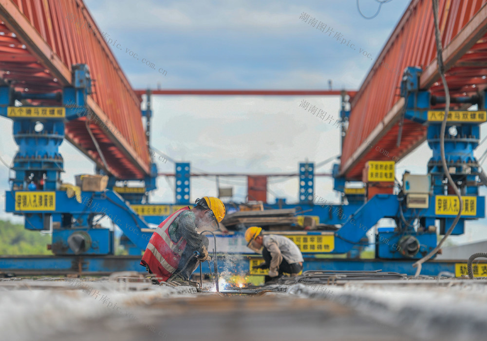 湖南道县：假期“不打烊” 工地建设忙