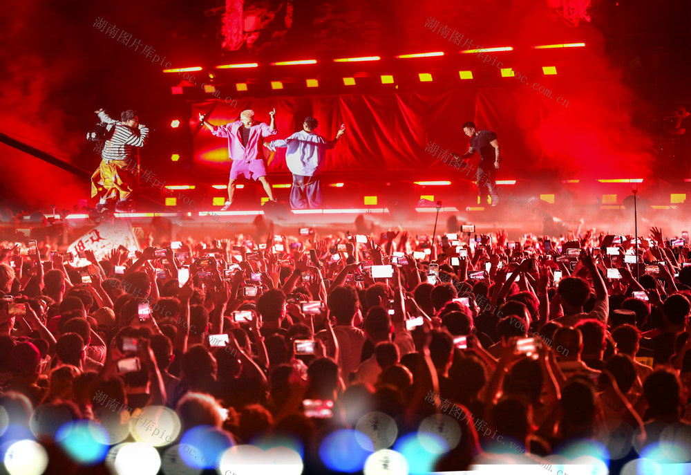  AYO!   音乐节  郴州站   演出   郴州市  城东新区  会展中心  集结  GAI周延  法老 
 万妮达  小鬼  Capper 
 rapper  年轻人  音乐狂欢  